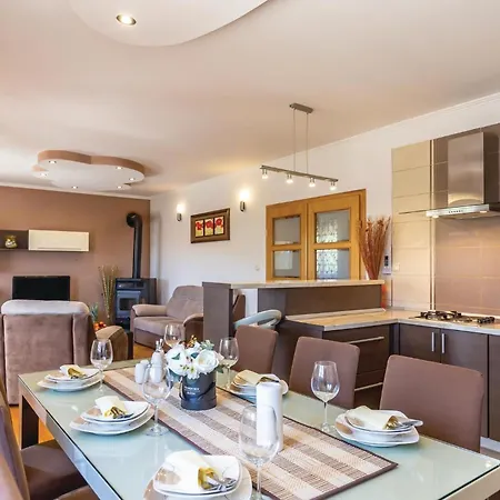 Holiday home Amazing In Ricice With Wifi *