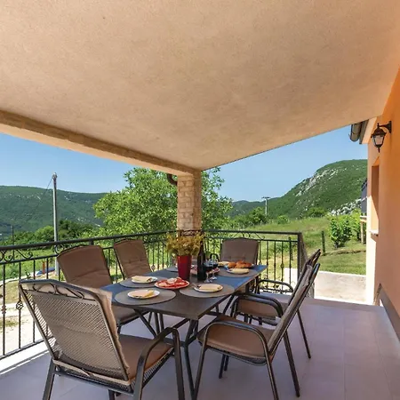 Holiday home Amazing In Ricice With Wifi *