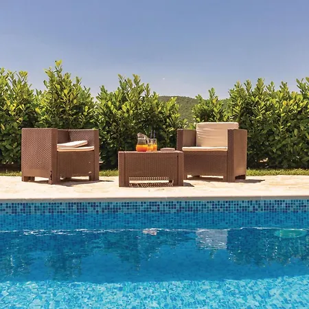 Holiday home Amazing In Ricice With Wifi Grubine