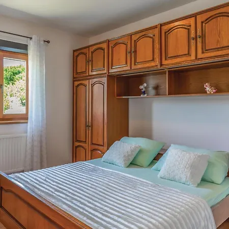 Holiday home Amazing In Ricice With Wifi *