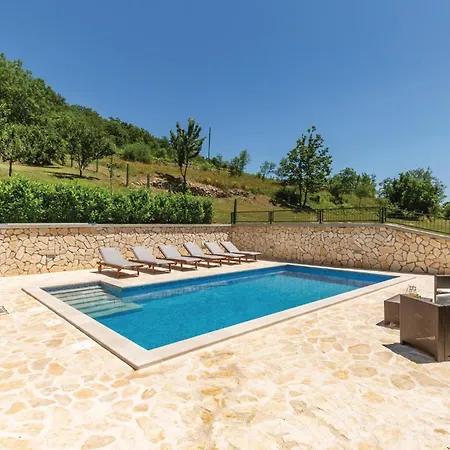Holiday home Amazing In Ricice With Wifi *
