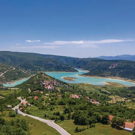 Amazing In Ricice With Wifi Holiday home Grubine